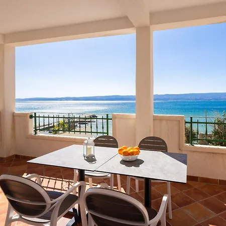 Diamond Beachfront *