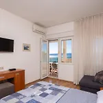 Diamond Beachfront * Duće