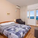 Diamond Beachfront Duće