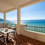 Daire Diamond Beachfront
