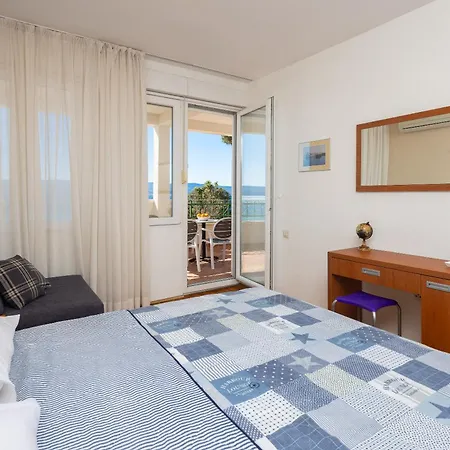 Diamond Beachfront Apartmán