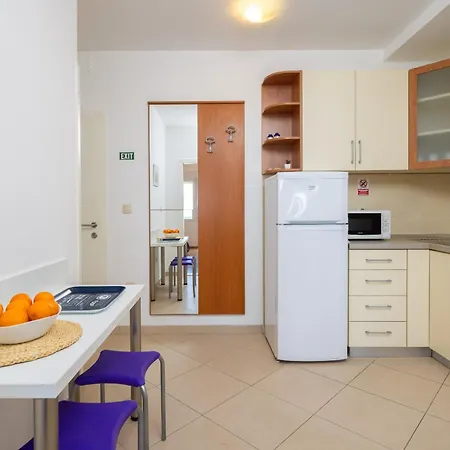 Apartment Diamond Beachfront Duce