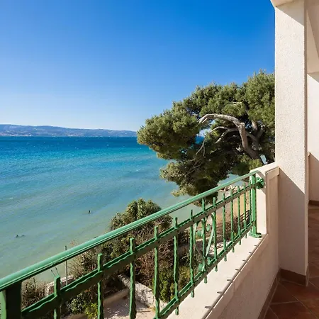 Diamond Beachfront *